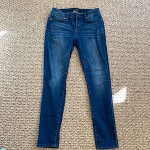 Lucky Lolita Skinny Jean in Size 4/27